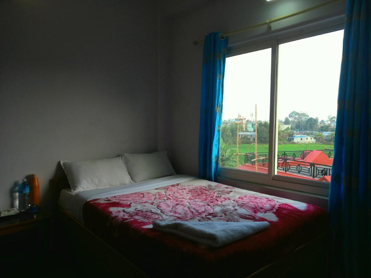 Hotel Aarjan And Restaurant Pokhara Ngoại thất bức ảnh