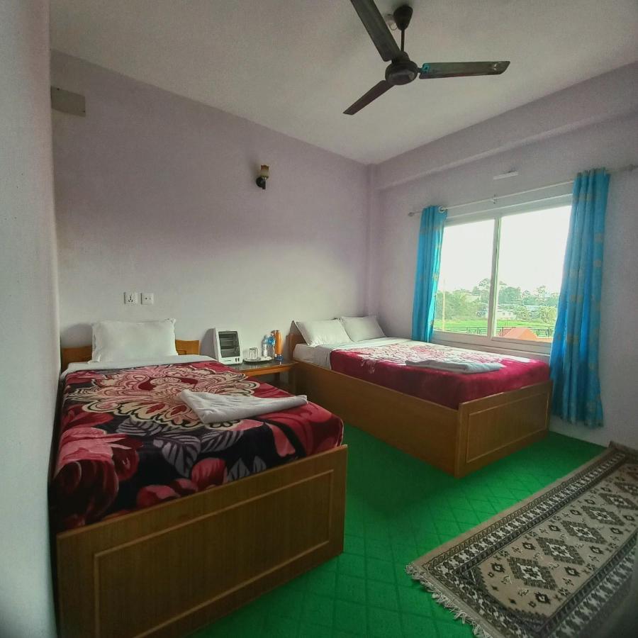Hotel Aarjan And Restaurant Pokhara Ngoại thất bức ảnh