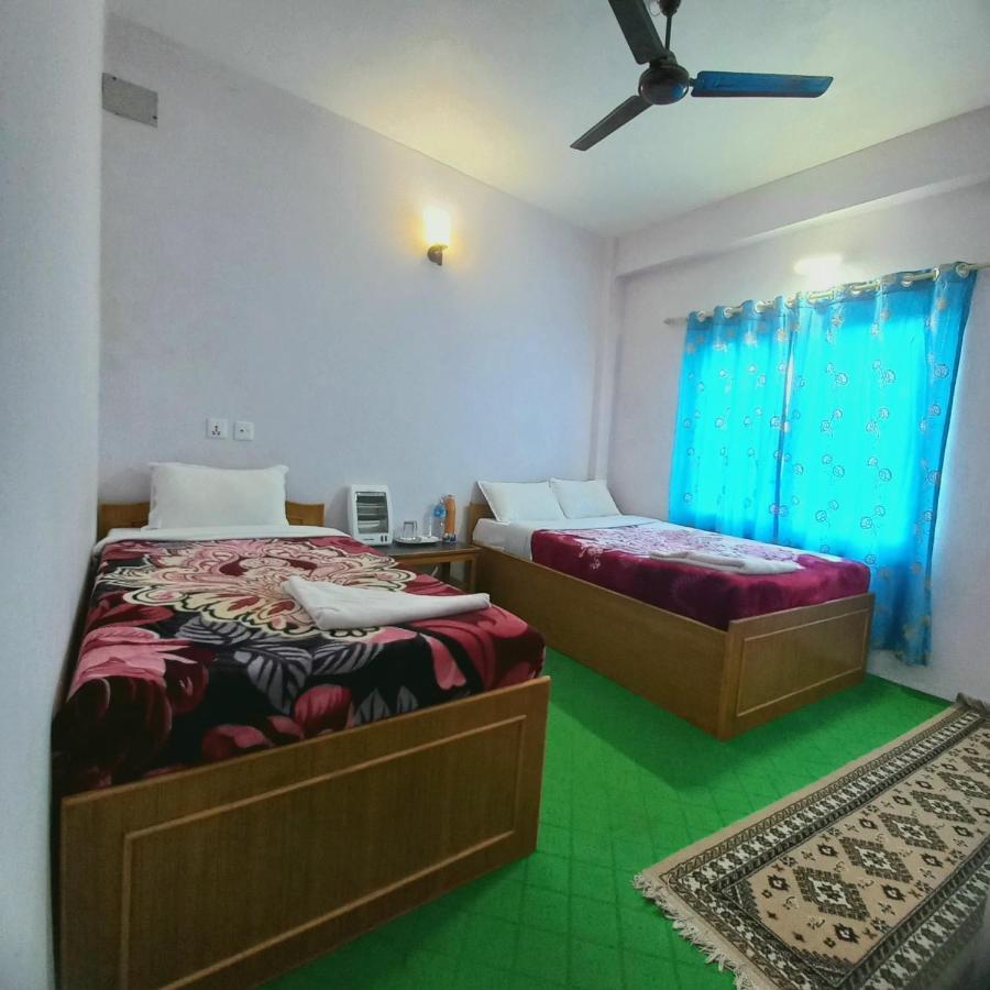 Hotel Aarjan And Restaurant Pokhara Ngoại thất bức ảnh