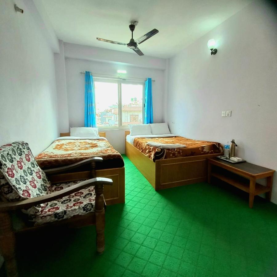 Hotel Aarjan And Restaurant Pokhara Ngoại thất bức ảnh