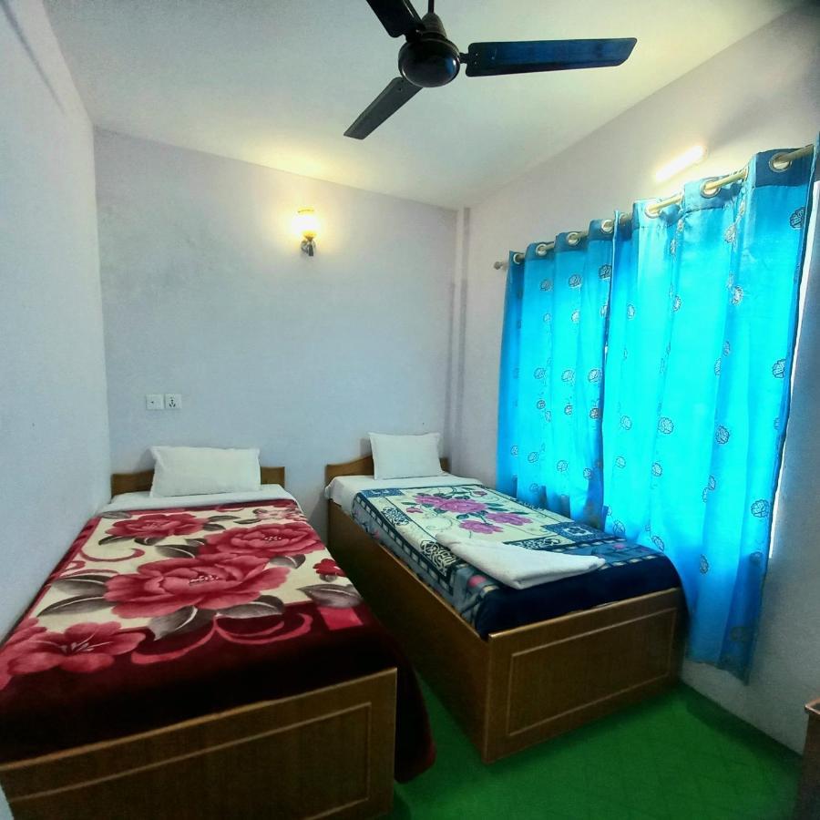 Hotel Aarjan And Restaurant Pokhara Ngoại thất bức ảnh
