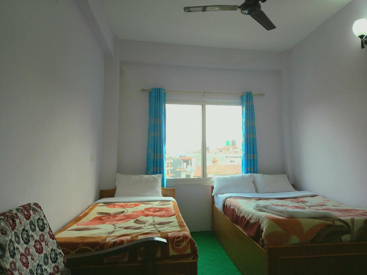 Hotel Aarjan And Restaurant Pokhara Ngoại thất bức ảnh
