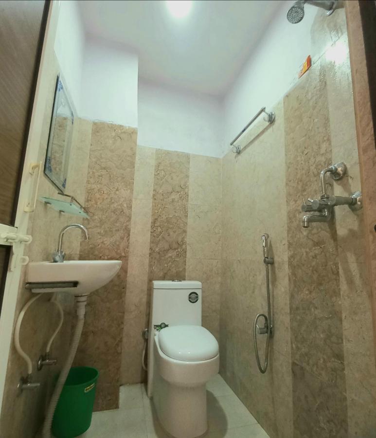 Hotel Aarjan And Restaurant Pokhara Ngoại thất bức ảnh