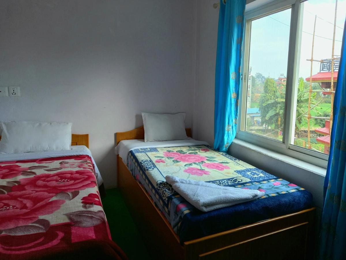 Hotel Aarjan And Restaurant Pokhara Ngoại thất bức ảnh