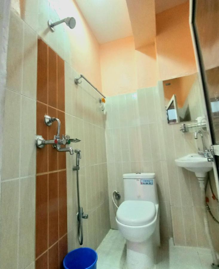 Hotel Aarjan And Restaurant Pokhara Ngoại thất bức ảnh