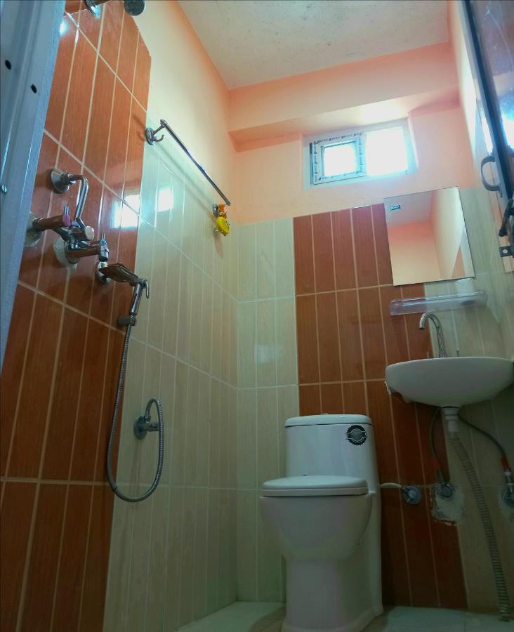 Hotel Aarjan And Restaurant Pokhara Ngoại thất bức ảnh
