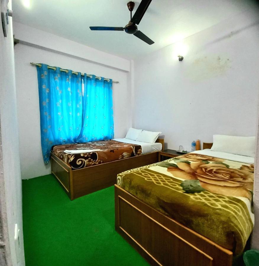 Hotel Aarjan And Restaurant Pokhara Ngoại thất bức ảnh